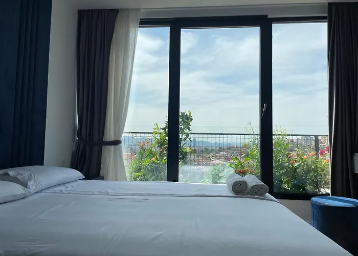 Perla Luxury Penthouse טיראנה